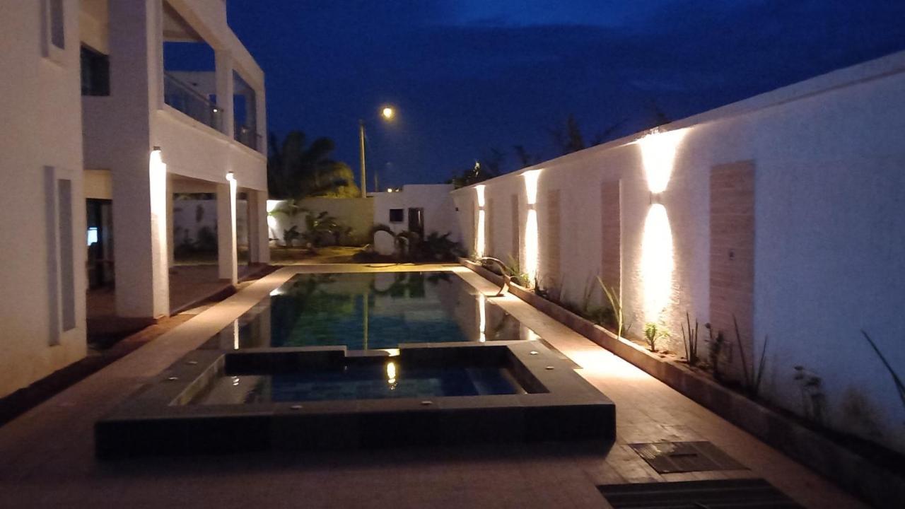 Villa Bolati, avec piscine, jacuzzi, jardin et vue Bonoua Extérieur photo